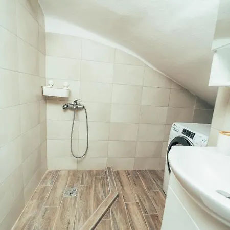 Апартаменты Eptalofos Loft