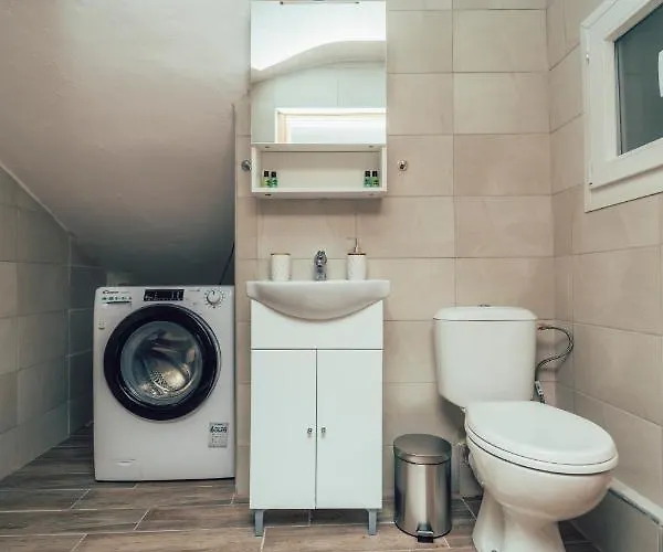 Eptalofos Loft Daire